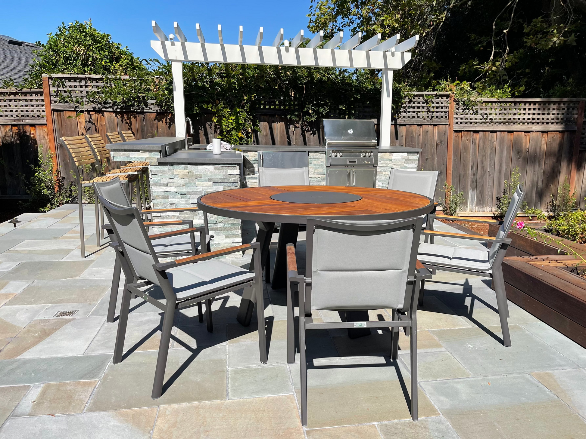 Teak Aluminum Outdoor Round Dining Table 5 feet Taupe Bold